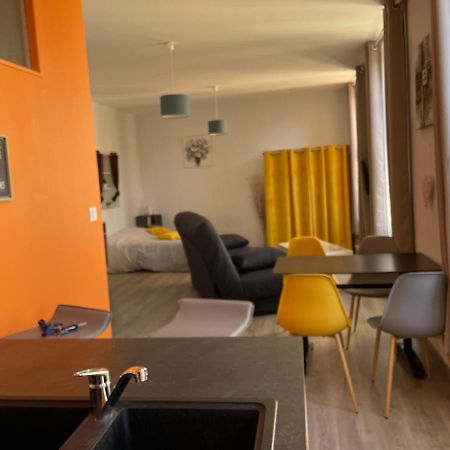 Millau Superbe Studio 35M2 Centre Ville Calme Et Ajoure Buitenkant foto